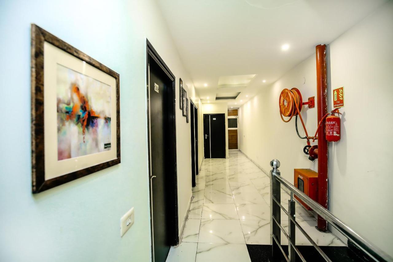 Hotel Wisteria -Main Highway Hotel Zirakpur Εξωτερικό φωτογραφία